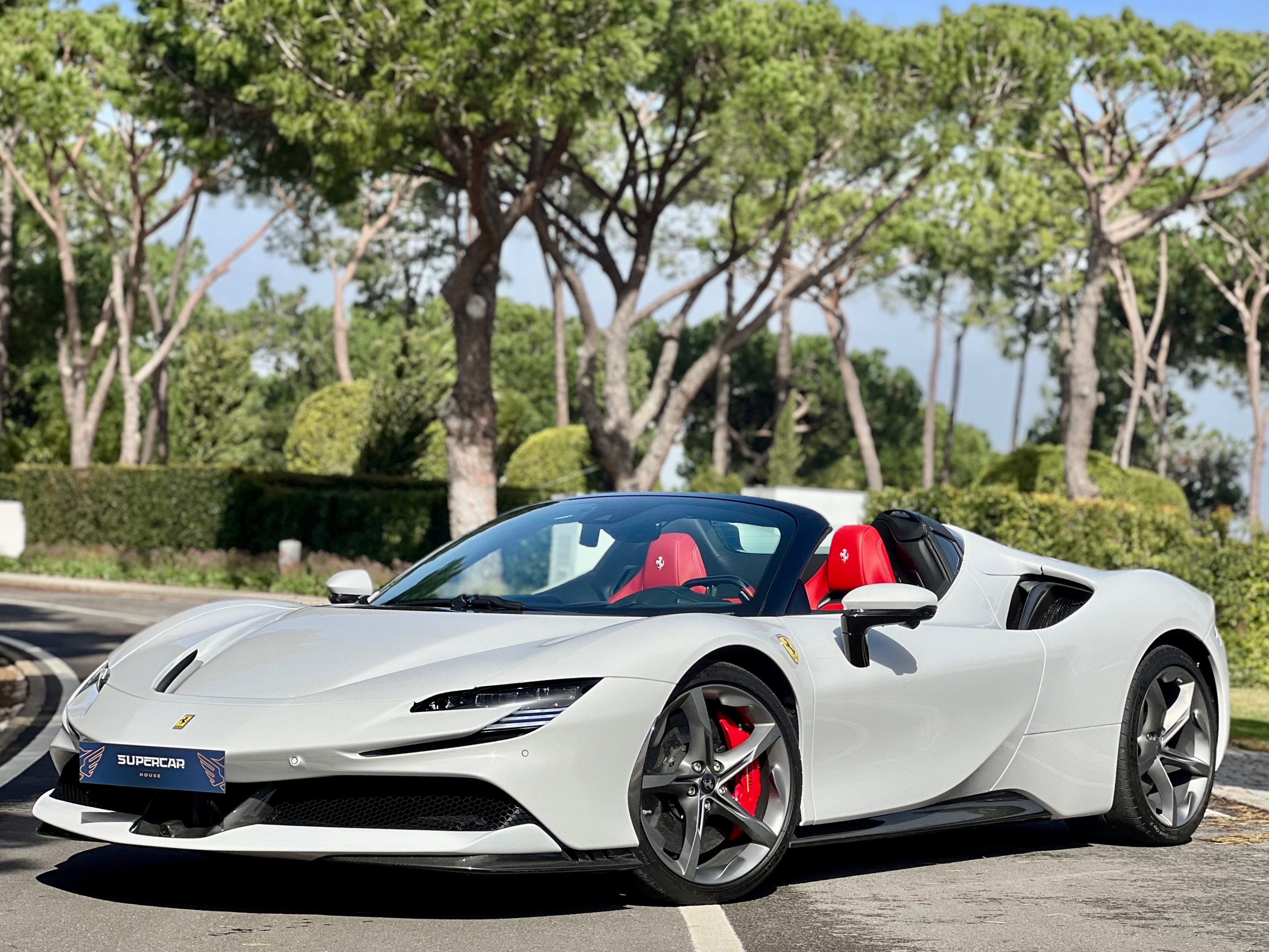 Ferrari SF90 Spider V8 Hybrid